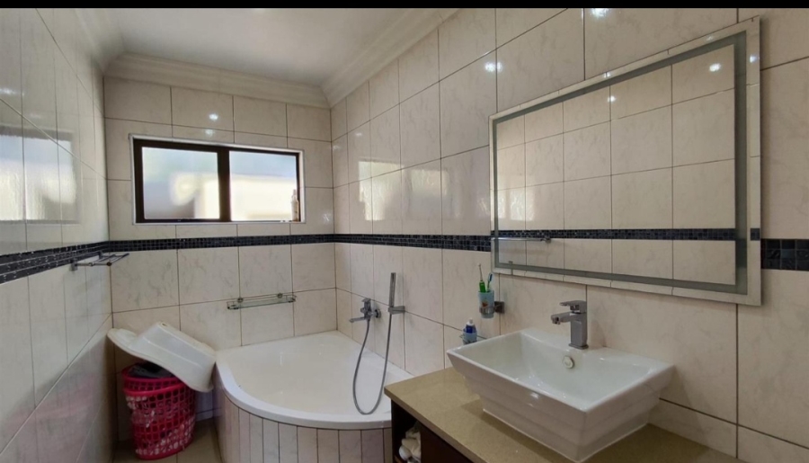 5 Bedroom Property for Sale in Bartlett Gauteng