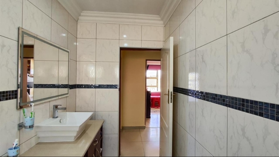 5 Bedroom Property for Sale in Bartlett Gauteng