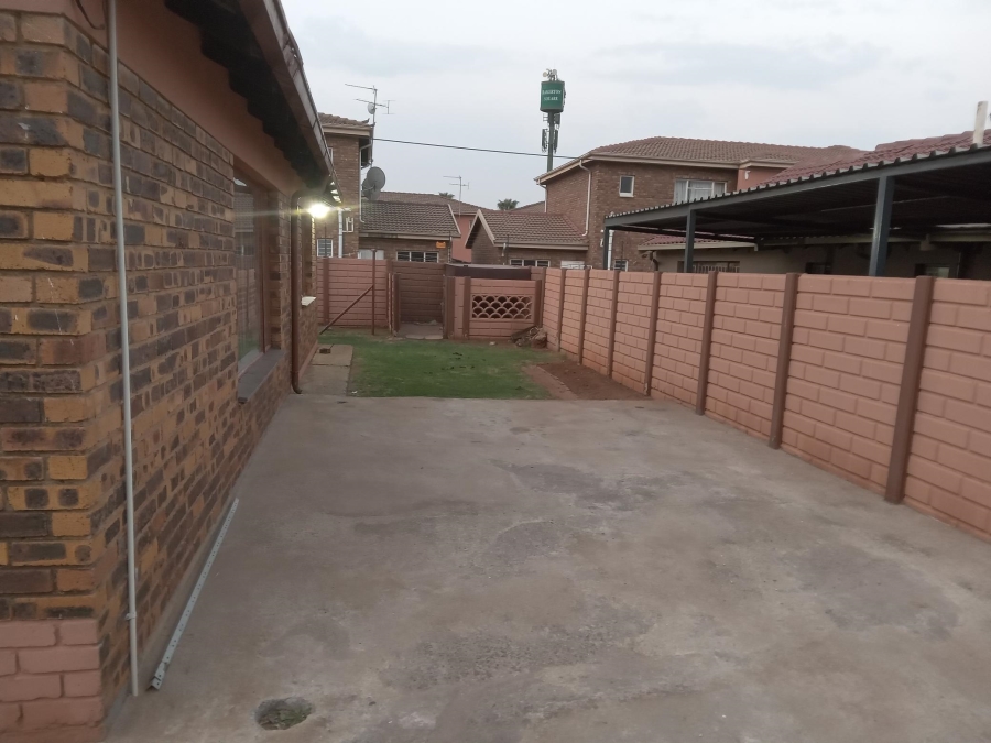 3 Bedroom Property for Sale in Bakerton Gauteng