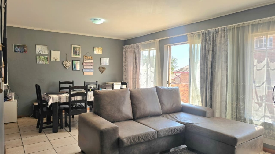 2 Bedroom Property for Sale in The Reeds Gauteng