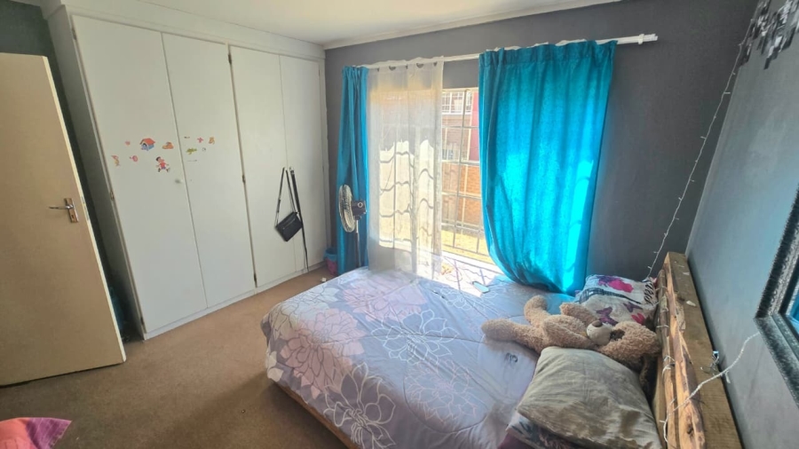 2 Bedroom Property for Sale in The Reeds Gauteng