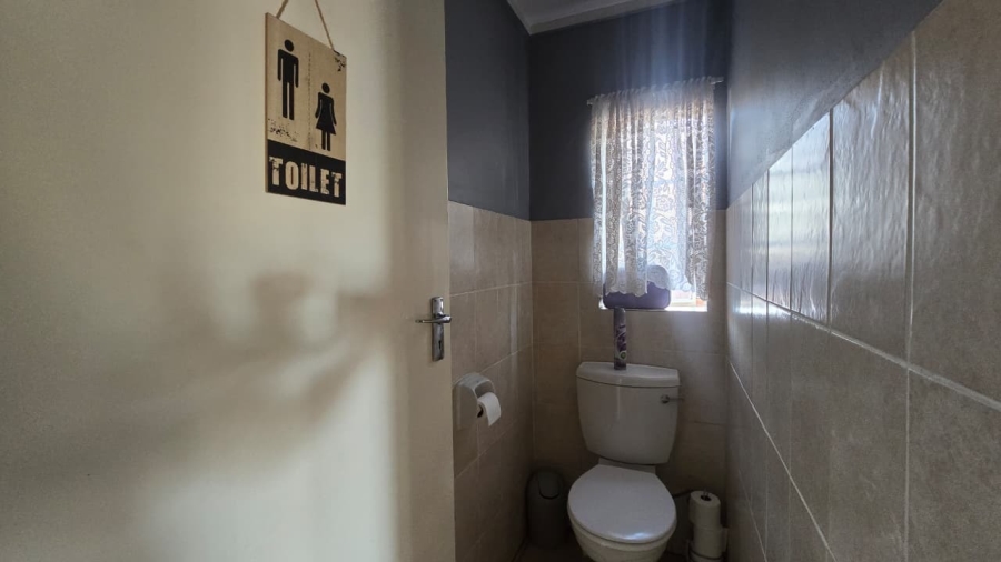 2 Bedroom Property for Sale in The Reeds Gauteng