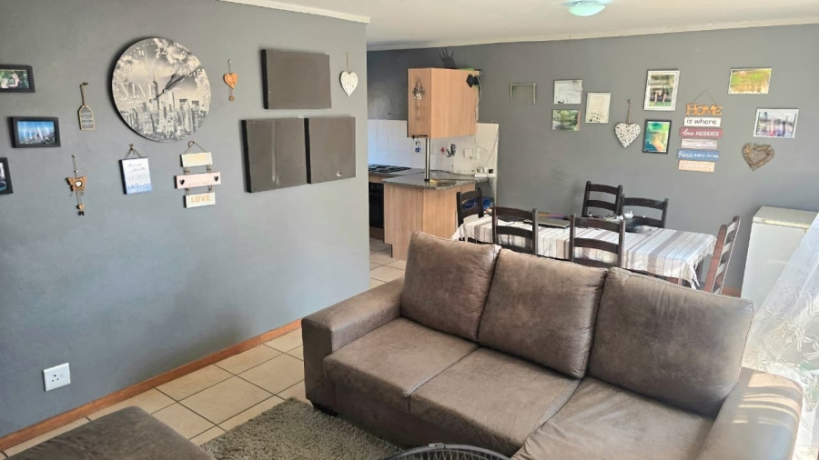 2 Bedroom Property for Sale in The Reeds Gauteng