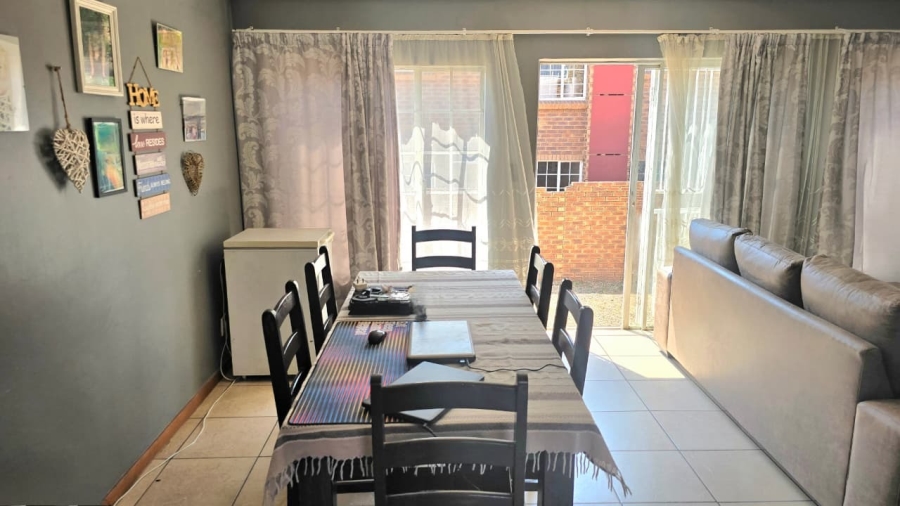 2 Bedroom Property for Sale in The Reeds Gauteng