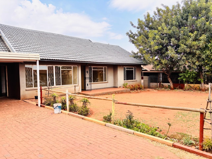 4 Bedroom Property for Sale in Dan Pienaarville Gauteng