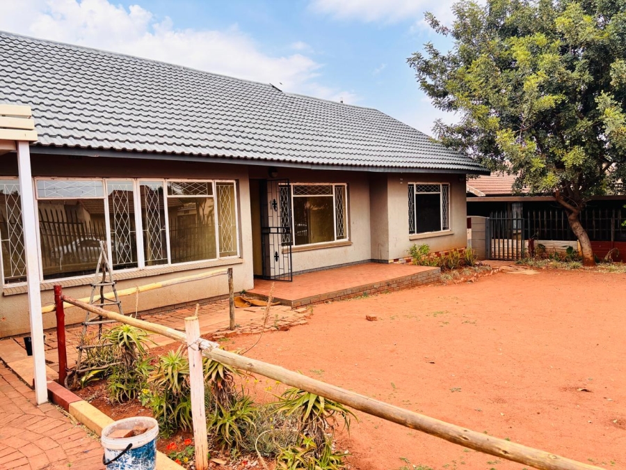4 Bedroom Property for Sale in Dan Pienaarville Gauteng