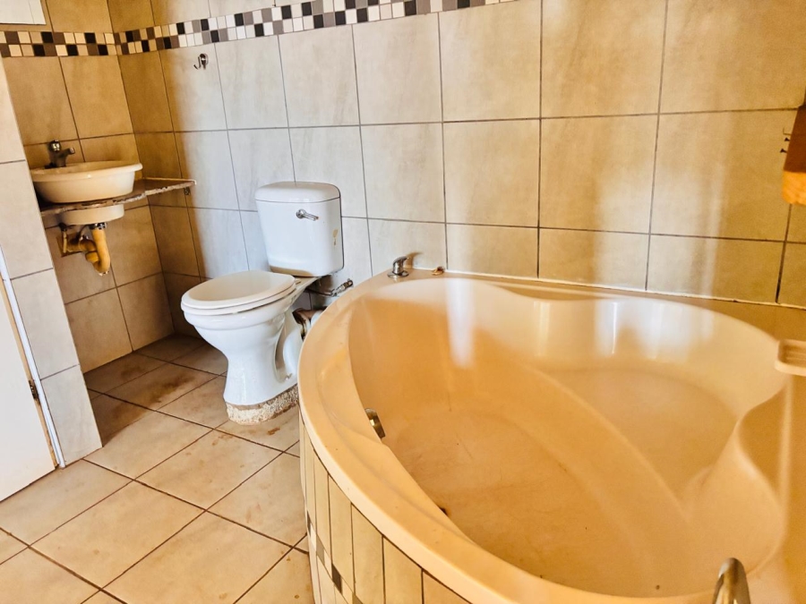 4 Bedroom Property for Sale in Dan Pienaarville Gauteng