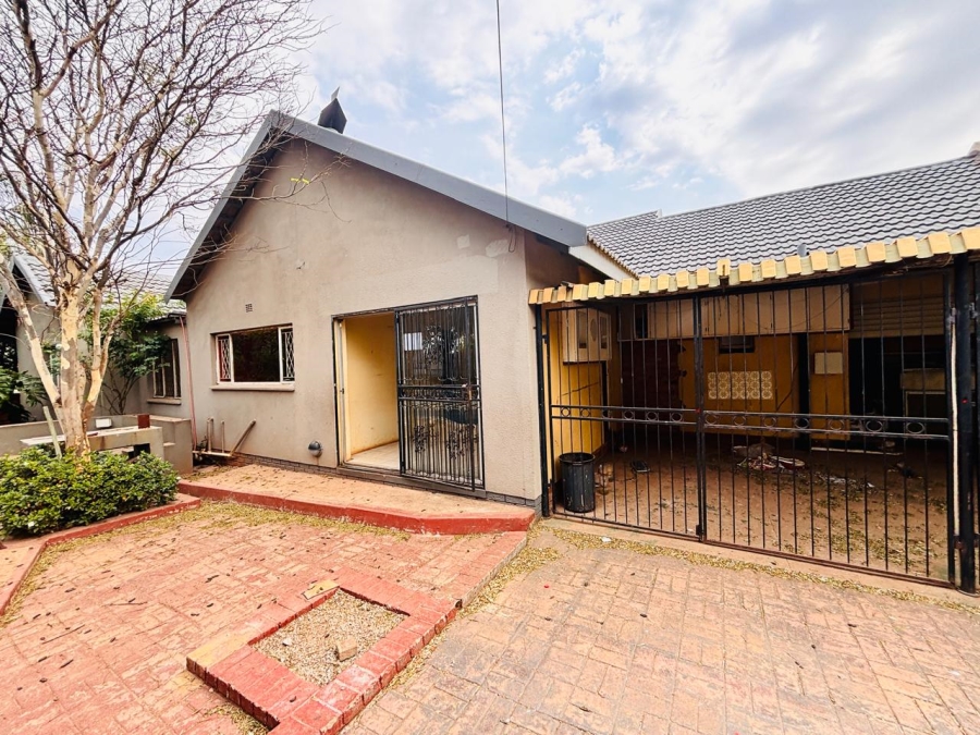 4 Bedroom Property for Sale in Dan Pienaarville Gauteng
