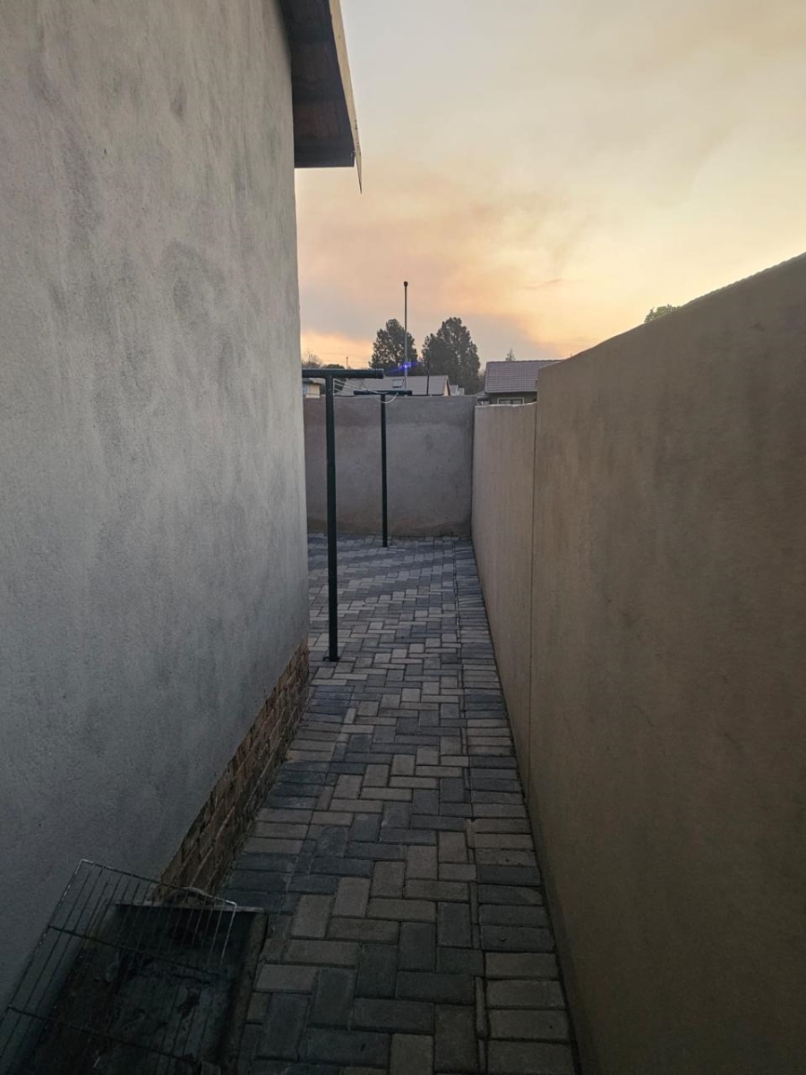 3 Bedroom Property for Sale in Kya Sands Gauteng