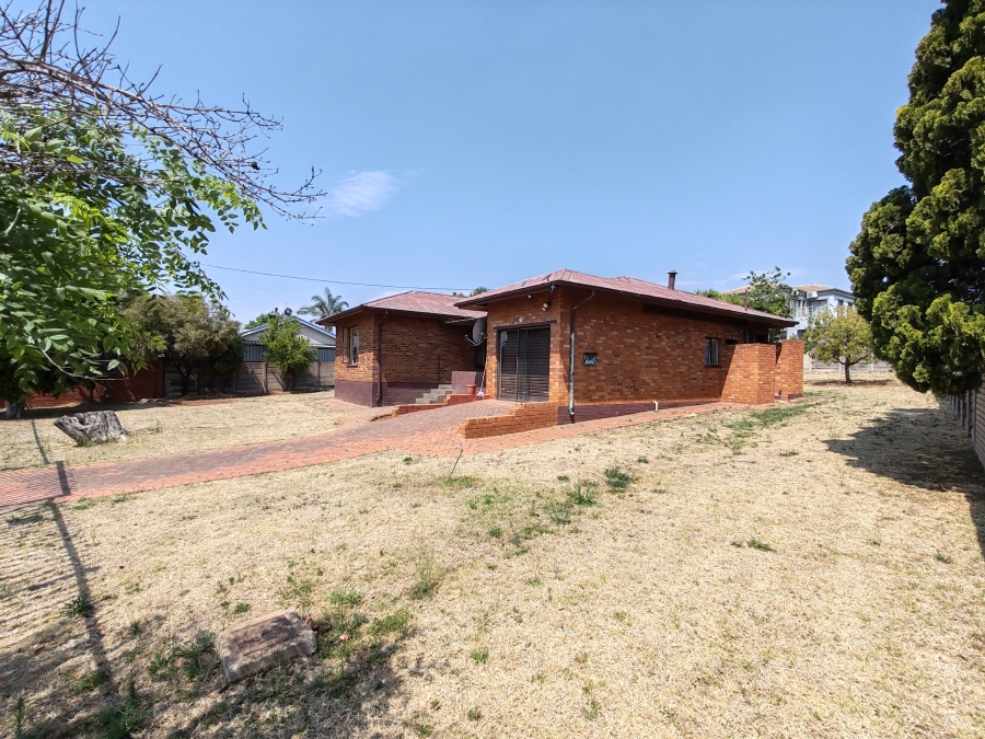 3 Bedroom Property for Sale in Kwaggasrand Gauteng