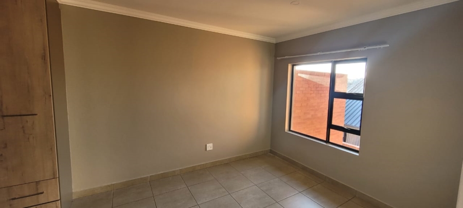 To Let 2 Bedroom Property for Rent in Six Fountains Residential Estate Gauteng