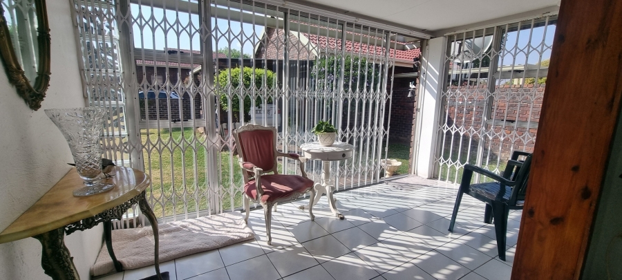 2 Bedroom Property for Sale in Sunward Park Gauteng