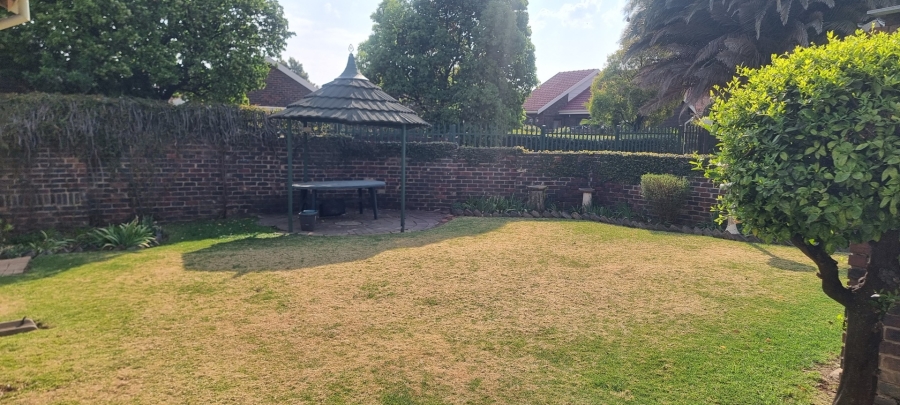 2 Bedroom Property for Sale in Sunward Park Gauteng