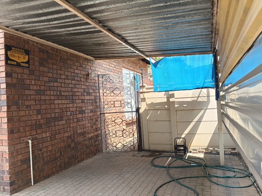 3 Bedroom Property for Sale in Westonaria Gauteng
