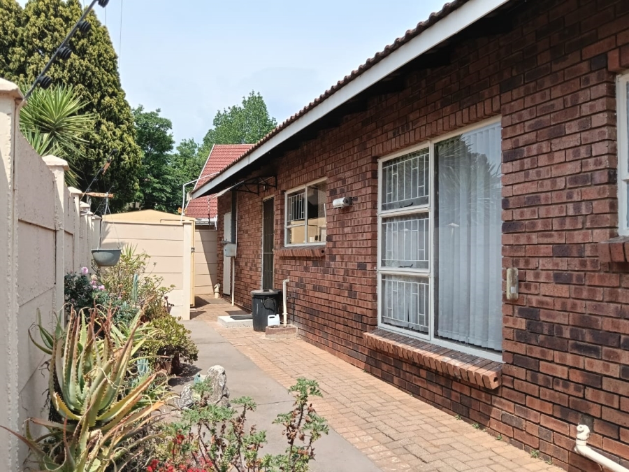 3 Bedroom Property for Sale in Westonaria Gauteng