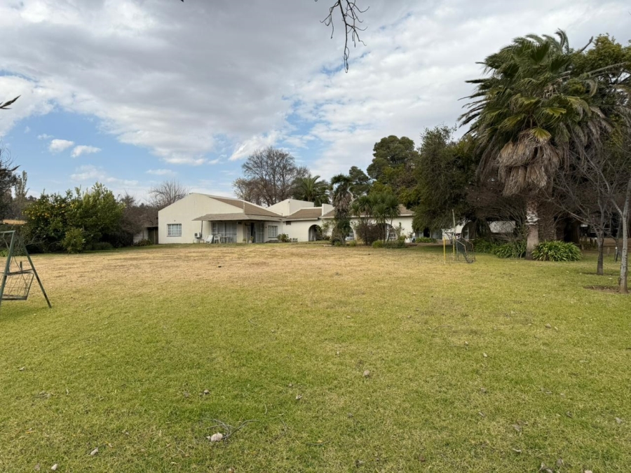 18 Bedroom Property for Sale in Kaalplaats West Gauteng