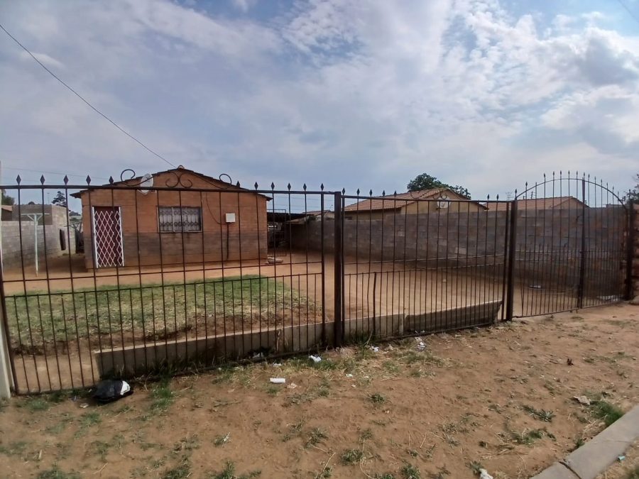 2 Bedroom Property for Sale in Kagiso Gauteng