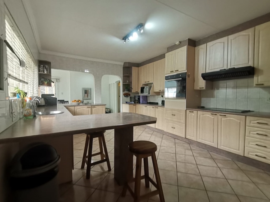 4 Bedroom Property for Sale in Brackenhurst Gauteng
