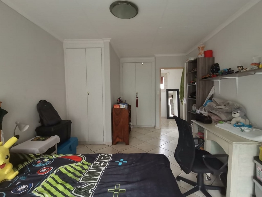 4 Bedroom Property for Sale in Brackenhurst Gauteng