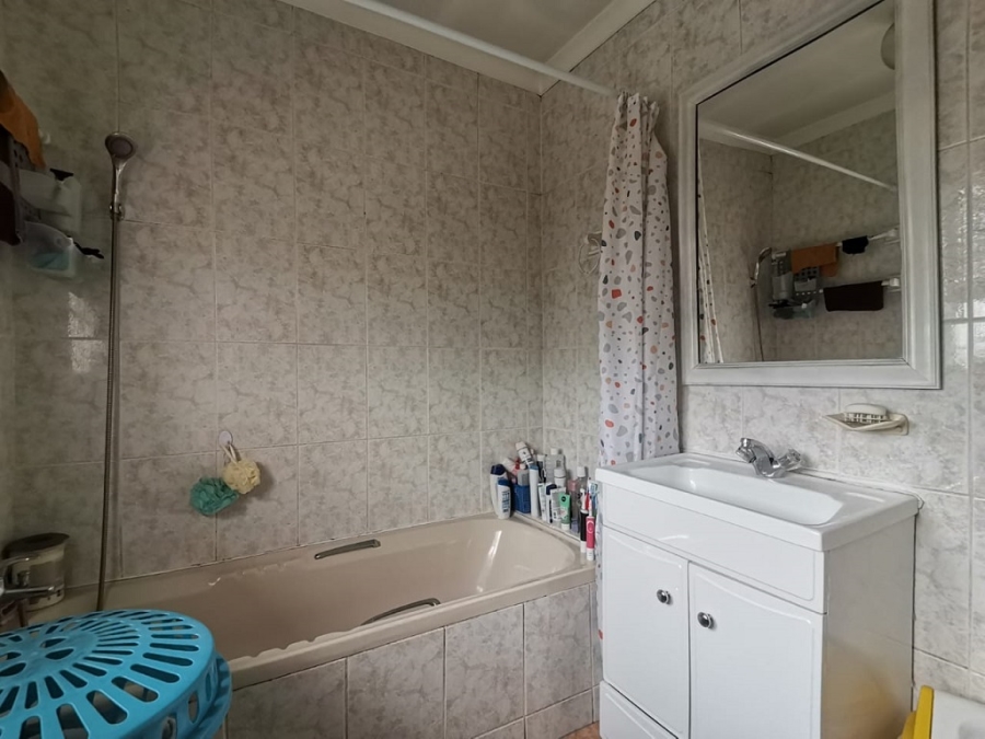 4 Bedroom Property for Sale in Brackenhurst Gauteng
