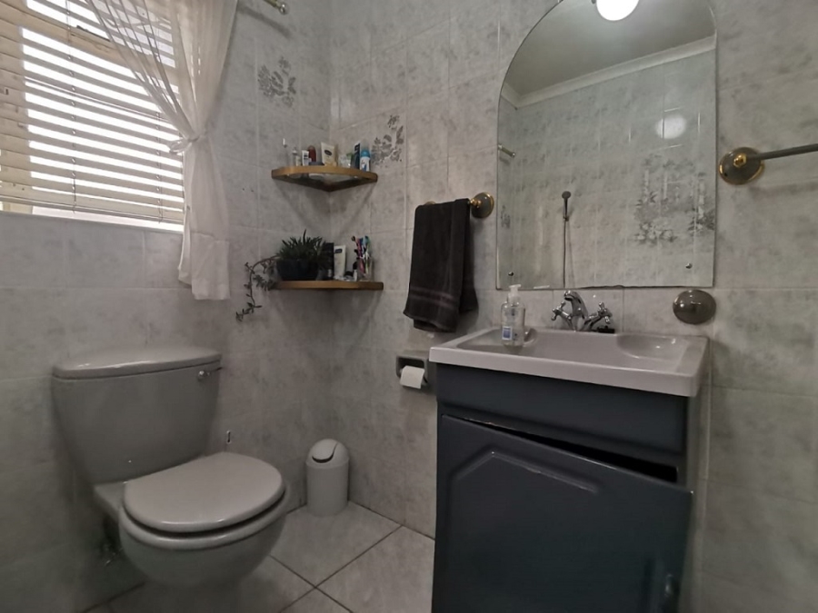4 Bedroom Property for Sale in Brackenhurst Gauteng