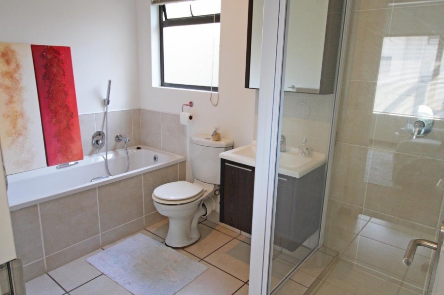 1 Bedroom Property for Sale in Bryanston Gauteng