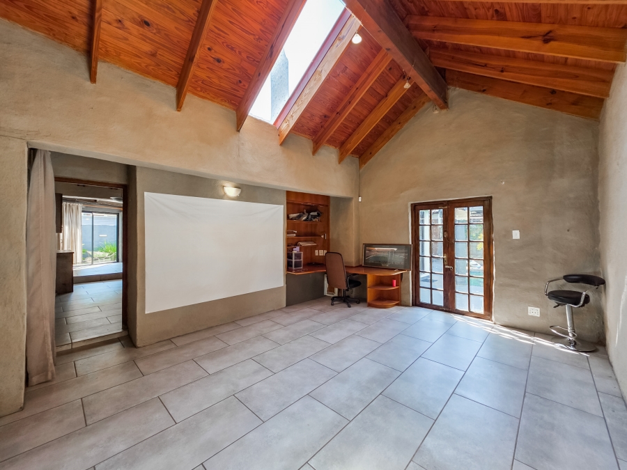 3 Bedroom Property for Sale in Waterkloof Ridge Gauteng