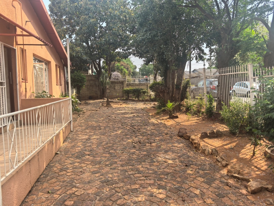 4 Bedroom Property for Sale in Witpoortjie Gauteng