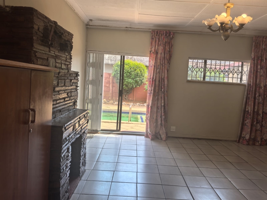 4 Bedroom Property for Sale in Witpoortjie Gauteng