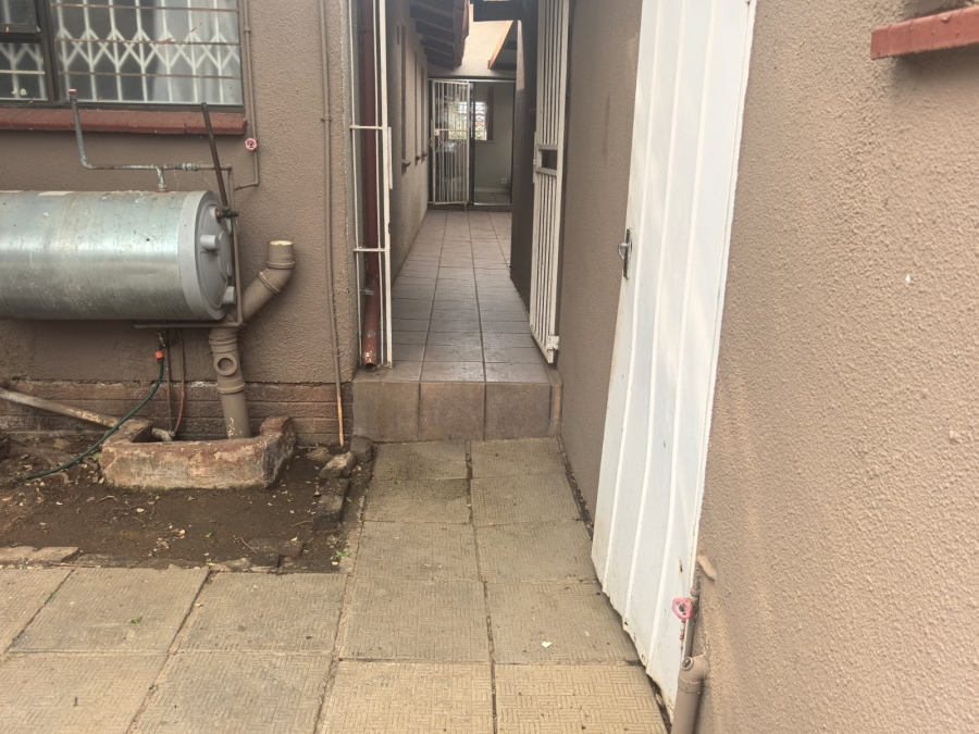 4 Bedroom Property for Sale in Witpoortjie Gauteng