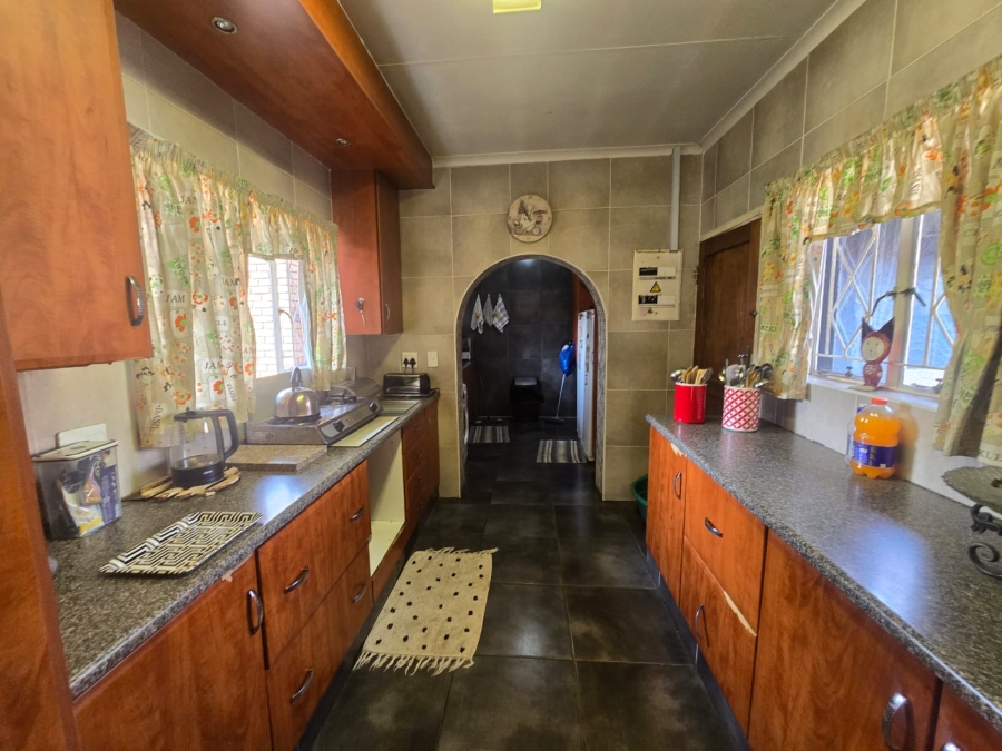 3 Bedroom Property for Sale in Brackendowns Gauteng