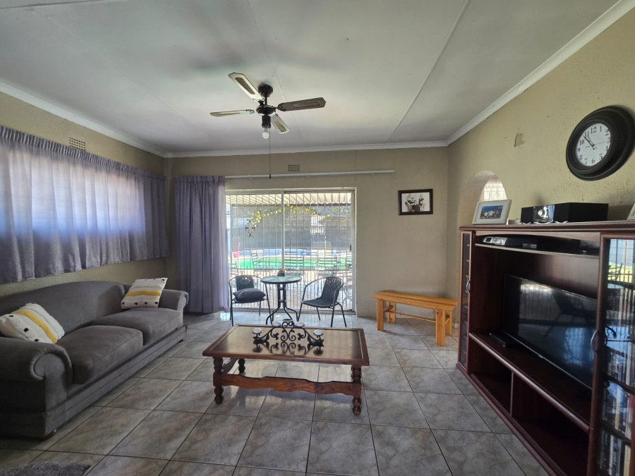 3 Bedroom Property for Sale in Brackendowns Gauteng