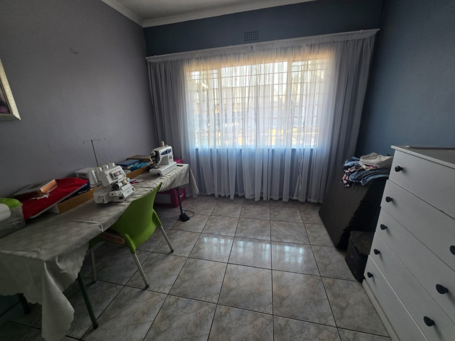 3 Bedroom Property for Sale in Brackendowns Gauteng
