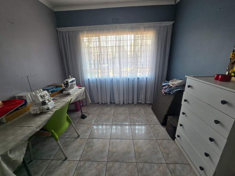 3 Bedroom Property for Sale in Brackendowns Gauteng