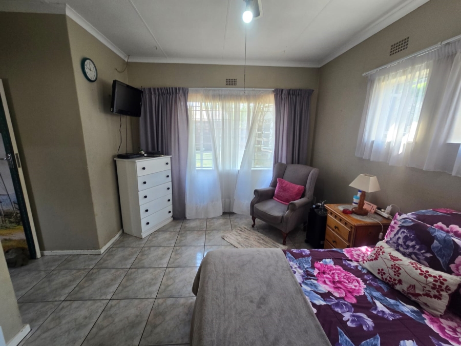 3 Bedroom Property for Sale in Brackendowns Gauteng