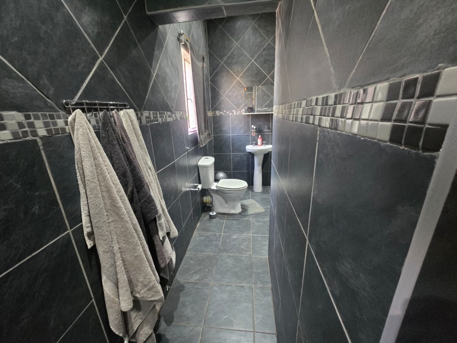 3 Bedroom Property for Sale in Brackendowns Gauteng