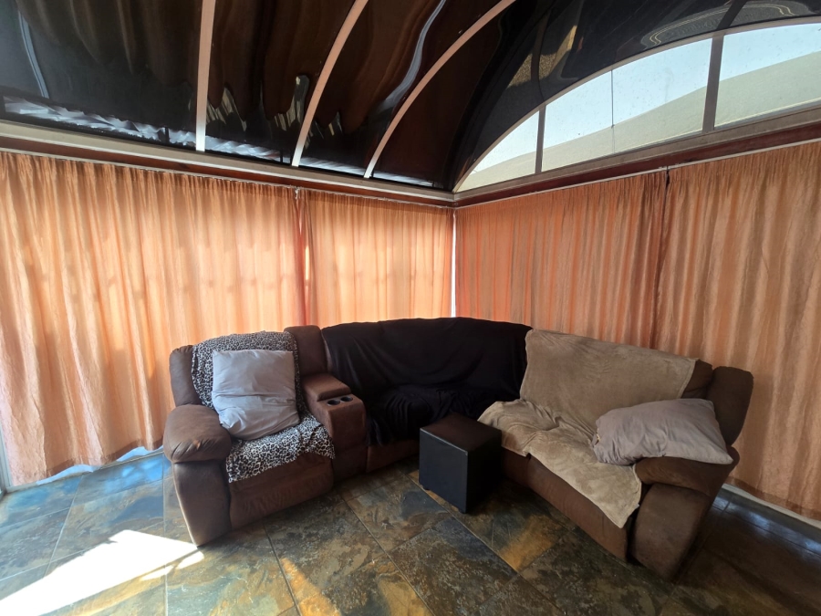 3 Bedroom Property for Sale in Brackendowns Gauteng