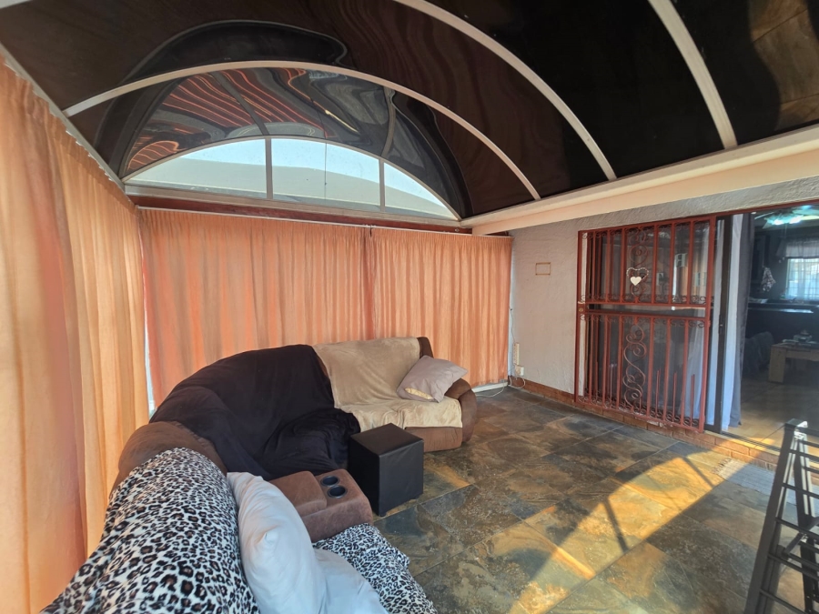3 Bedroom Property for Sale in Brackendowns Gauteng