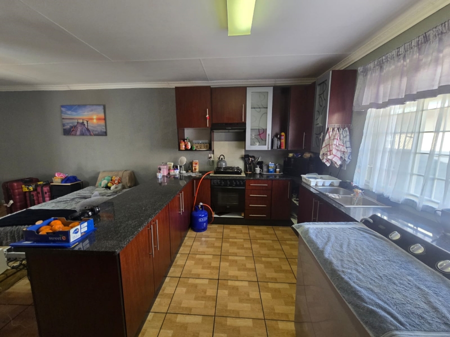 3 Bedroom Property for Sale in Brackendowns Gauteng