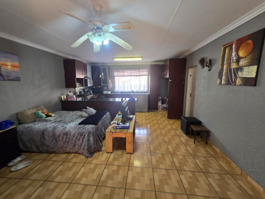 3 Bedroom Property for Sale in Brackendowns Gauteng