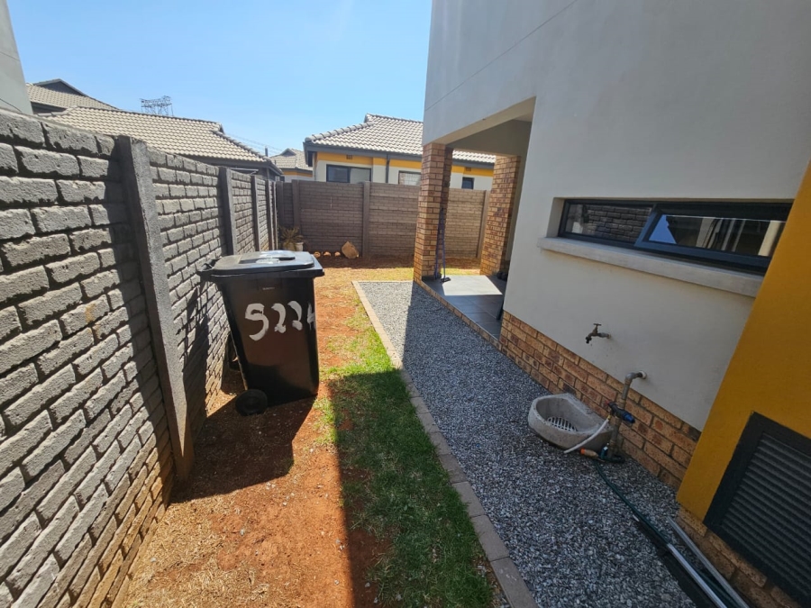 3 Bedroom Property for Sale in Albertsdal Gauteng