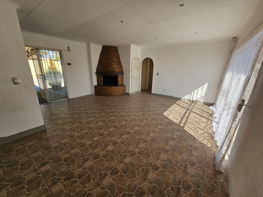 3 Bedroom Property for Sale in Albertsdal Gauteng