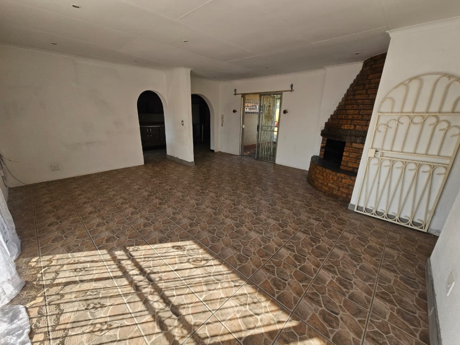 3 Bedroom Property for Sale in Albertsdal Gauteng