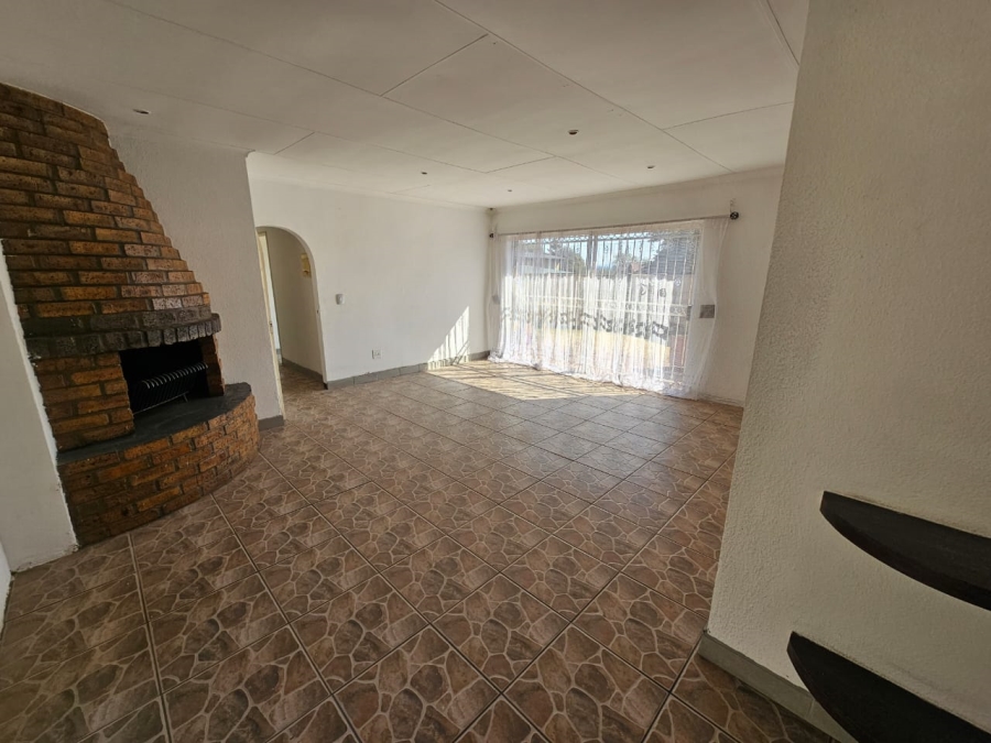 3 Bedroom Property for Sale in Albertsdal Gauteng