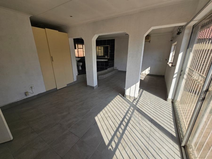 3 Bedroom Property for Sale in Albertsdal Gauteng