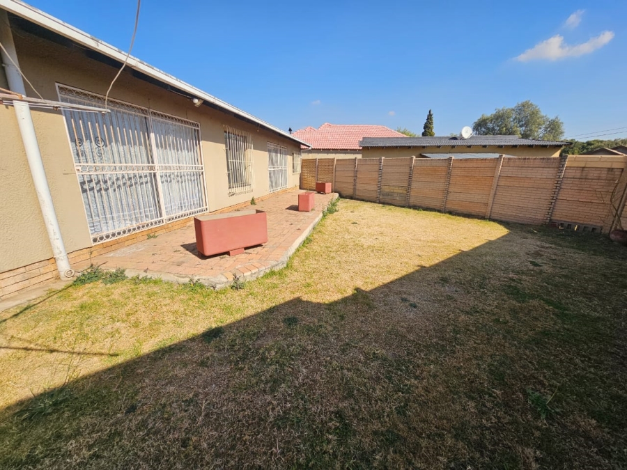 3 Bedroom Property for Sale in Albertsdal Gauteng