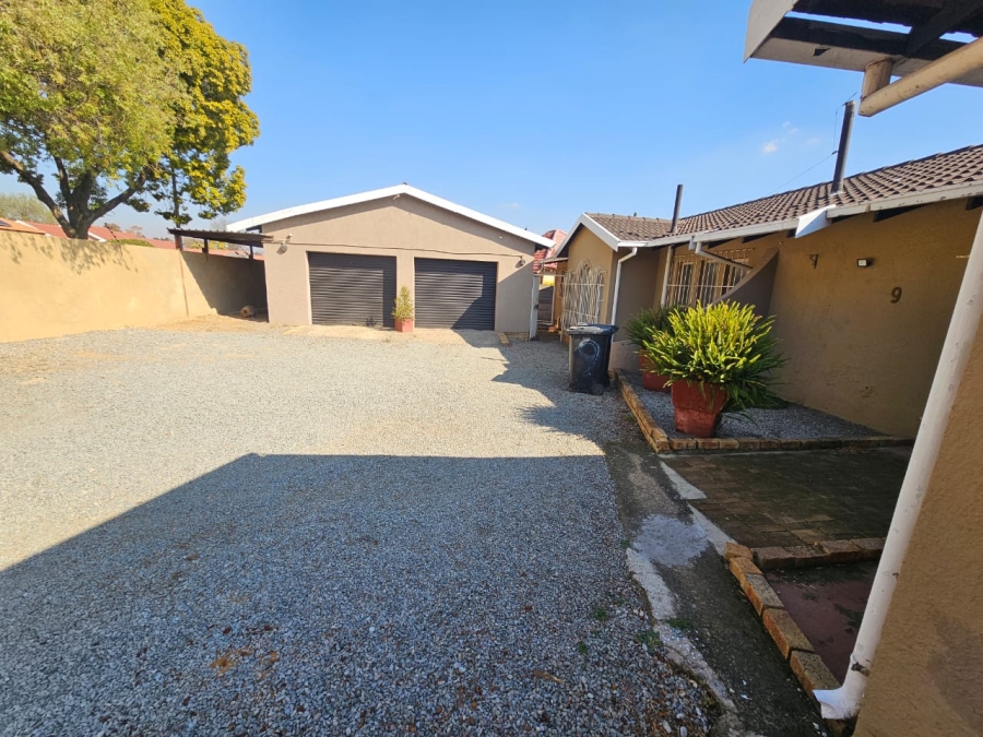 3 Bedroom Property for Sale in Albertsdal Gauteng