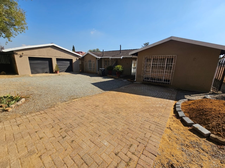 3 Bedroom Property for Sale in Albertsdal Gauteng