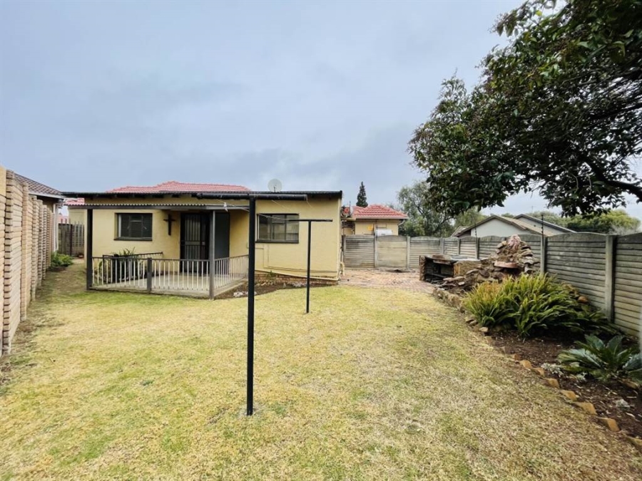 3 Bedroom Property for Sale in Albertsdal Gauteng