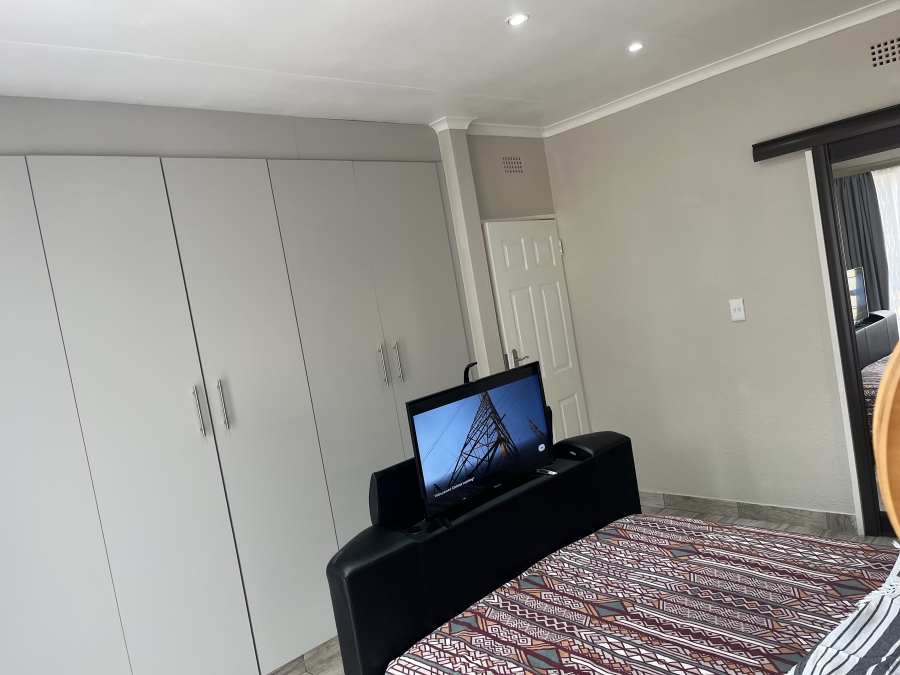 2 Bedroom Property for Sale in Simmerfield Gauteng